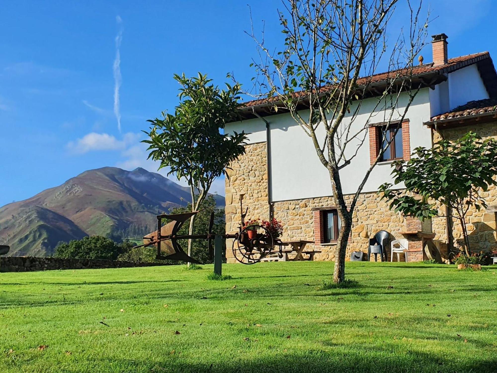 La Torre De Llames Arriondas Kültér fotó